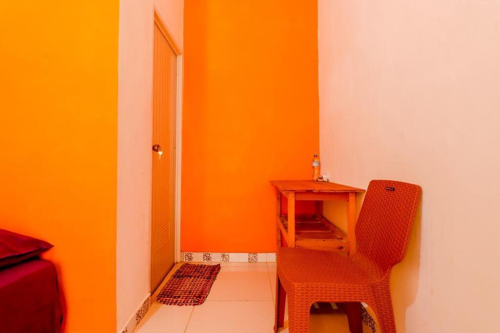 Pinky Guest House Syariah Kota Batu Бату Екстериор снимка