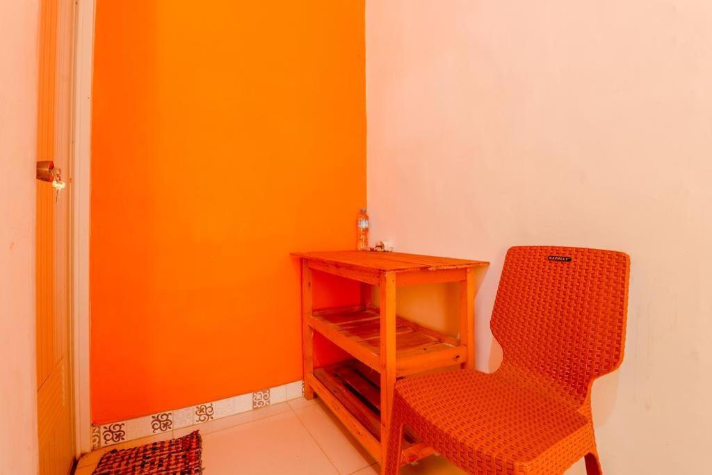 Pinky Guest House Syariah Kota Batu Бату Екстериор снимка