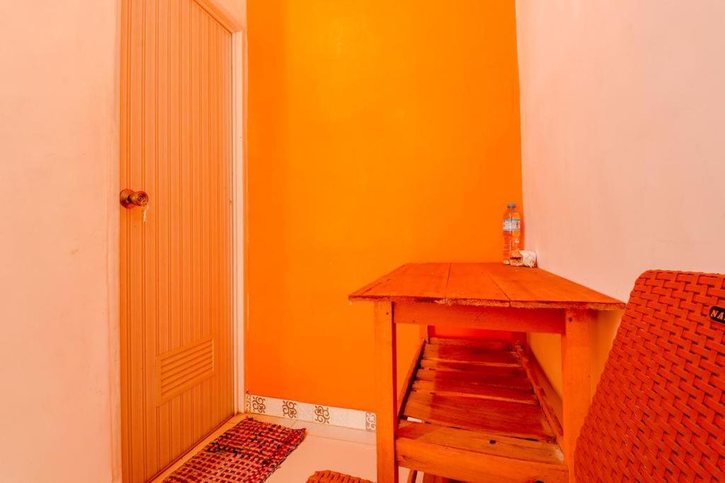 Pinky Guest House Syariah Kota Batu Бату Екстериор снимка